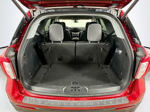 Used 2022 Ford Explorer XLT w/ Equipment Group 202A image 29