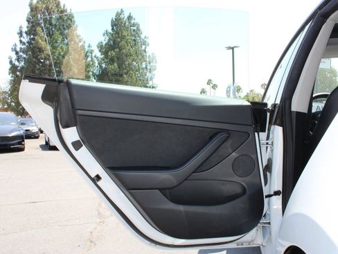 Used 2022 Tesla Model 3 Long Range AWD/4WD image 29