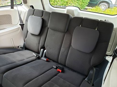 Used 2018 Dodge Grand Caravan SE w/ UConnect Hands-Free Group FWD image 14