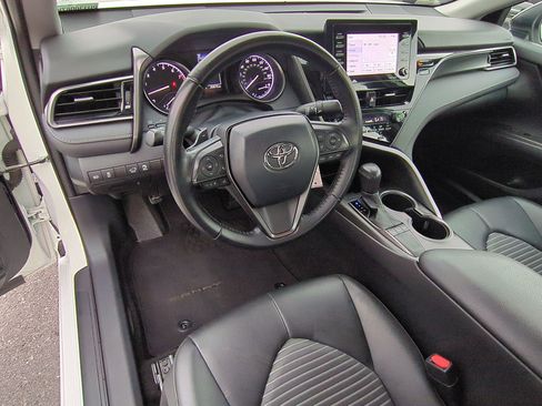 Used 2023 Toyota Camry SE image 17