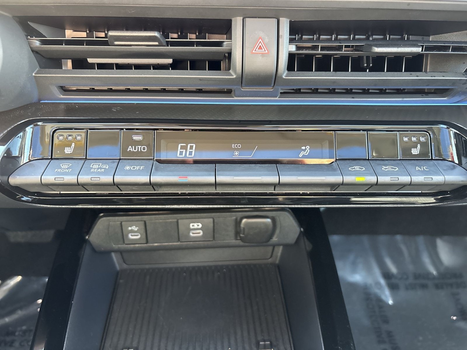 Used 2025 Toyota Prius AWD image 20