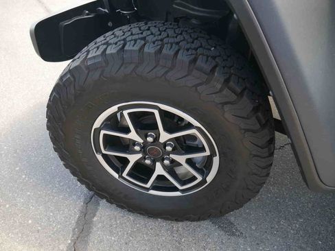 Used 2024 Jeep Wrangler Unlimited Rubicon w/ Technology Group AWD/4WD image 13