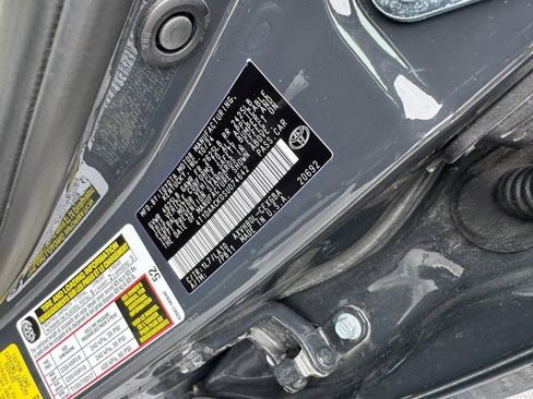 Used 2025 Toyota Camry XLE image 22