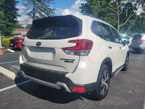 Used 2019 Subaru Forester Touring AWD/4WD image 3