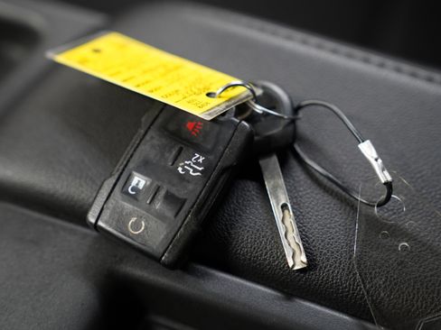 Used 2019 Chevrolet Silverado 1500 Custom w/ Custom Value Package image 29