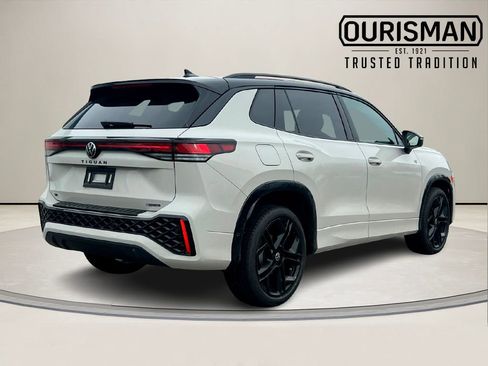 New 2026 Volkswagen Tiguan SE R-Line image 3