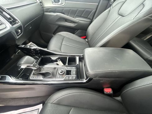 Used 2023 Kia Sorento SX image 27
