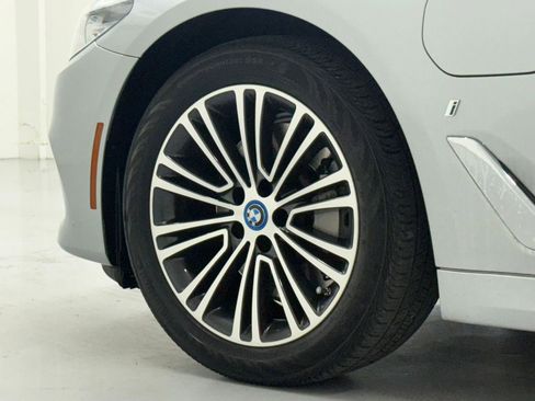 Used 2019 BMW 530e w/ Convenience Package image 52