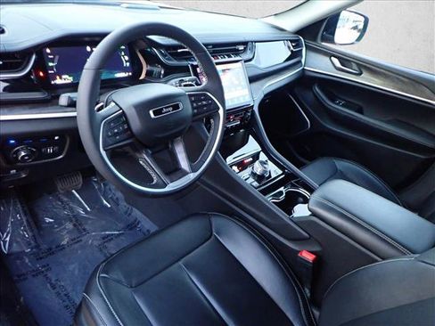 Used 2022 Jeep Grand Cherokee Limited 4xe image 11