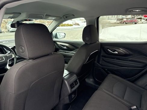 Used 2024 GMC Terrain SLE image 11