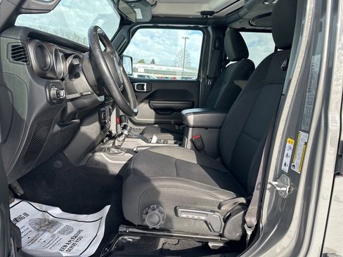 Used 2020 Jeep Gladiator Sport w/ Quick Order Package 24S image 13