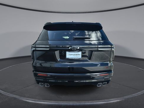 New 2026 Chevrolet Traverse RS w/ LPO, Floor Liner Package AWD/4WD image 13