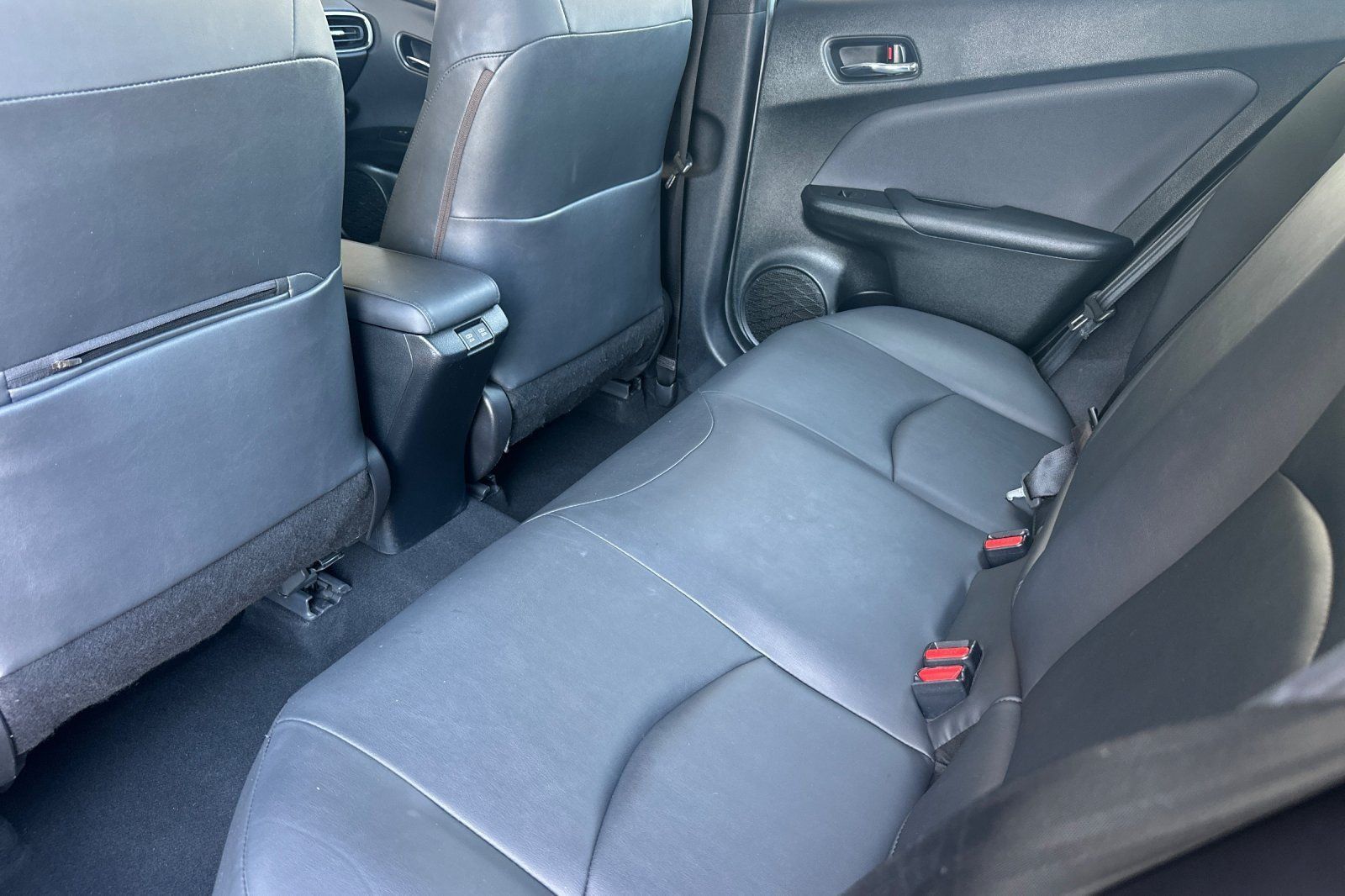 Certified 2021 Toyota Prius XLE w/ Carpet Mat Package (TMS) FWD image 11