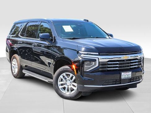 Used 2025 Chevrolet Tahoe LT AWD/4WD image 2