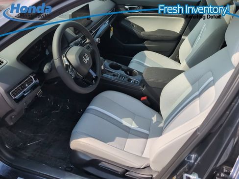 Used 2025 Honda Civic Sport image 16