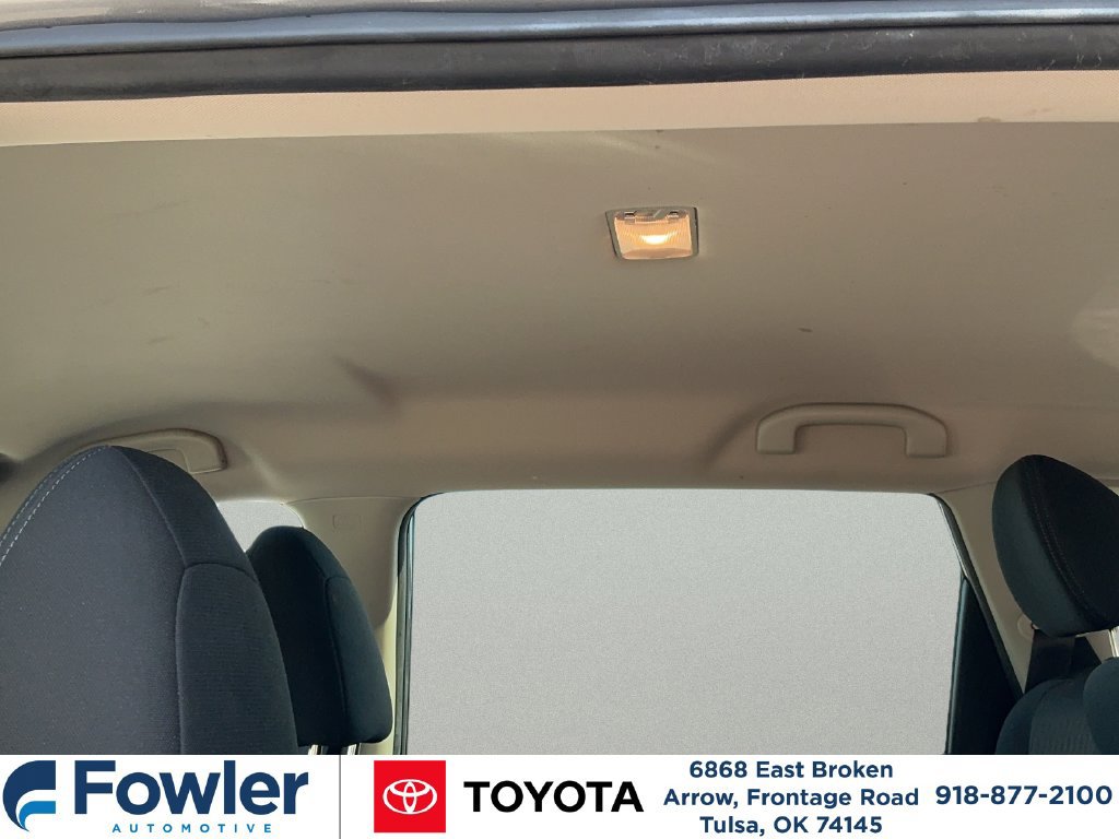 Used 2018 Nissan Rogue SV w/ Premium Package AWD/4WD image 19