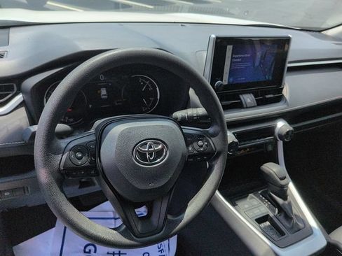 Used 2025 Toyota RAV4 XLE FWD image 13