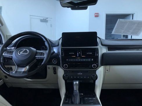 Used 2022 Lexus GX 460 Premium image 18