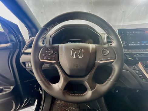 Used 2024 Honda Odyssey Sport image 16