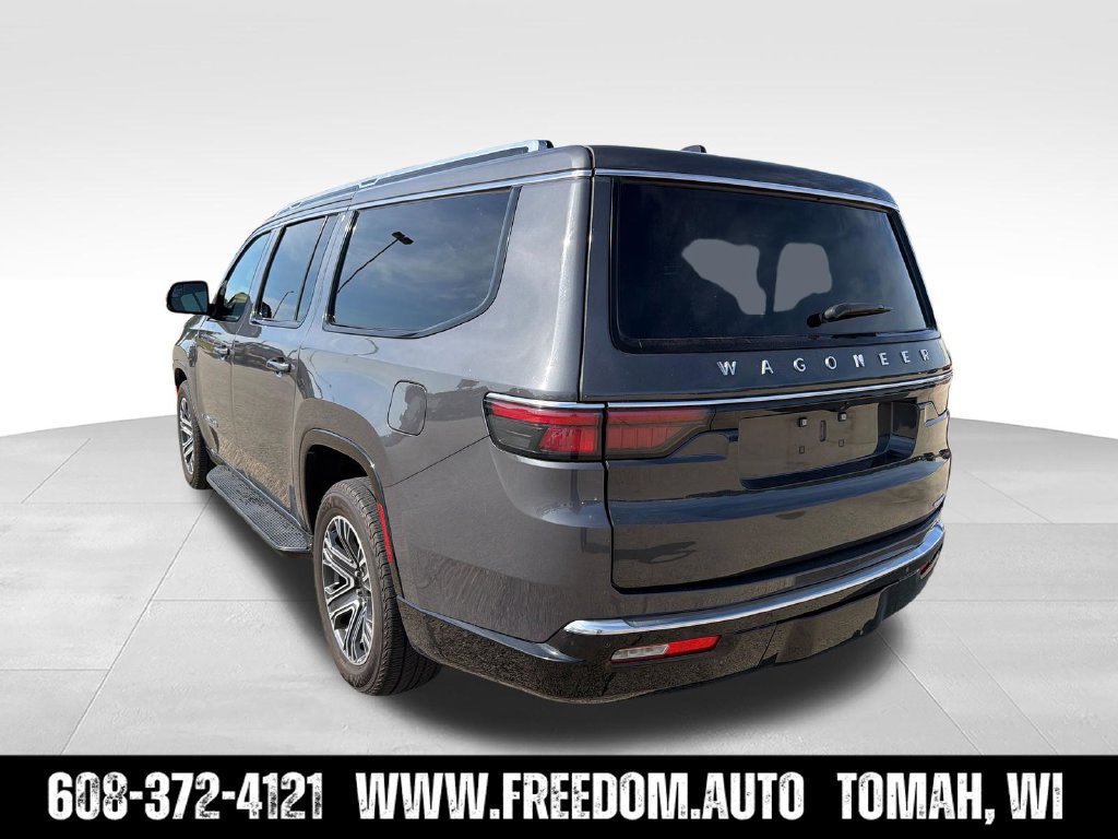Used 2024 Jeep Wagoneer L Series II w/ Flexible Seating Group AWD/4WD image 5