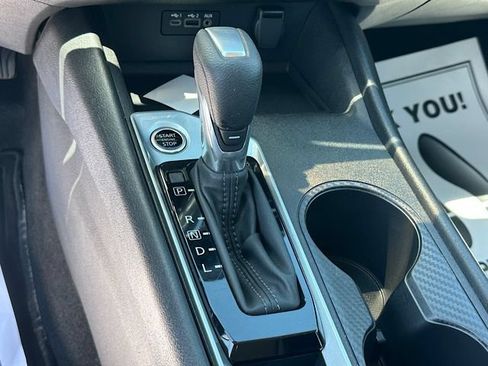Used 2025 Nissan Altima 2.5 SV FWD image 24