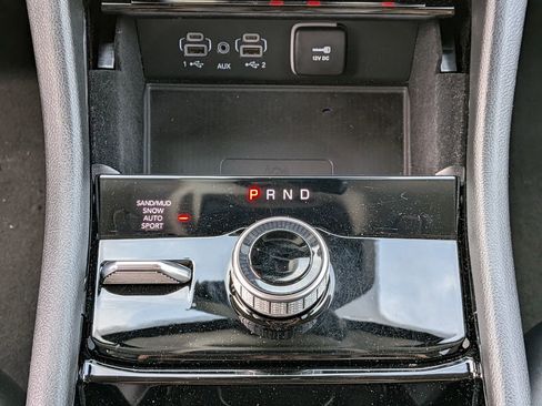 Used 2022 Jeep Grand Cherokee Limited w/ Luxury Tech Group II AWD/4WD image 32