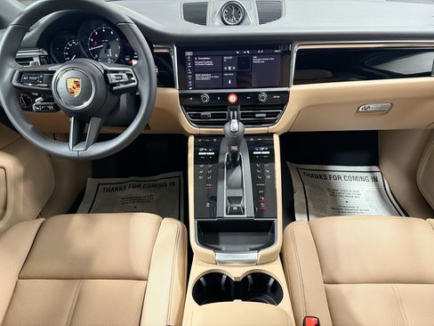 Certified 2026 Porsche Macan AWD/4WD image 19
