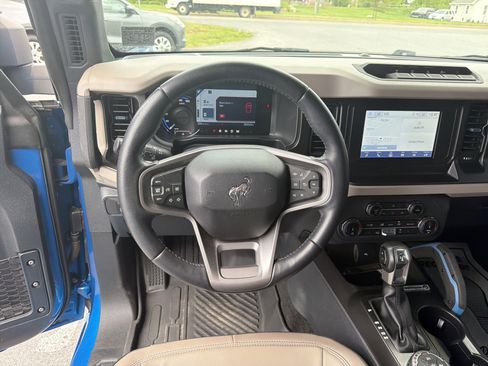 Used 2022 Ford Bronco Wildtrak AWD/4WD image 17