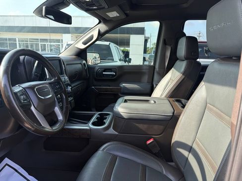 Used 2021 GMC Sierra 1500 Denali w/ Driver Alert Package II AWD/4WD image 8