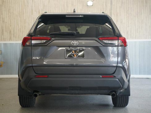 Used 2019 Toyota RAV4 LE w/ All Weather Liner Package AWD/4WD image 9