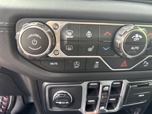New 2026 Jeep Wrangler Unlimited Sahara AWD/4WD image 30