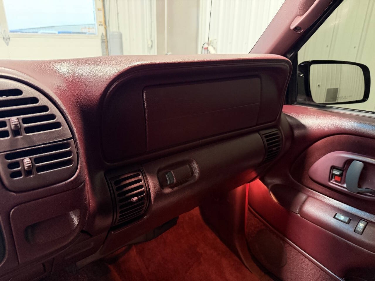 Used 1998 Chevrolet Tahoe 2WD image 30