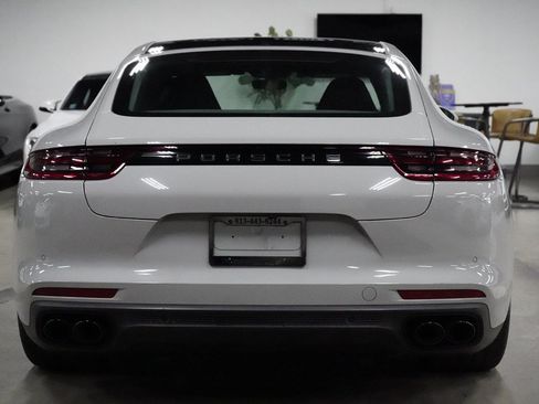 Used 2019 Porsche Panamera RWD image 4