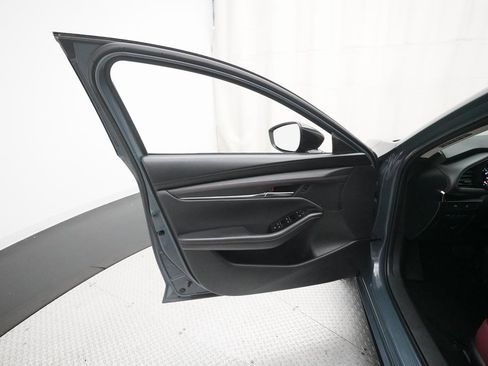 Used 2024 MAZDA MAZDA3 s image 27