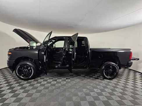 New 2026 RAM 2500 Big Horn AWD/4WD image 17