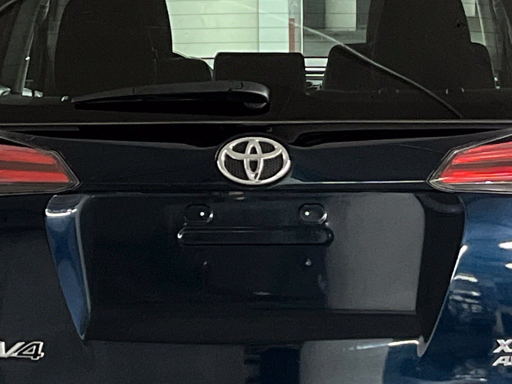 Used 2017 Toyota RAV4 XLE AWD/4WD image 32