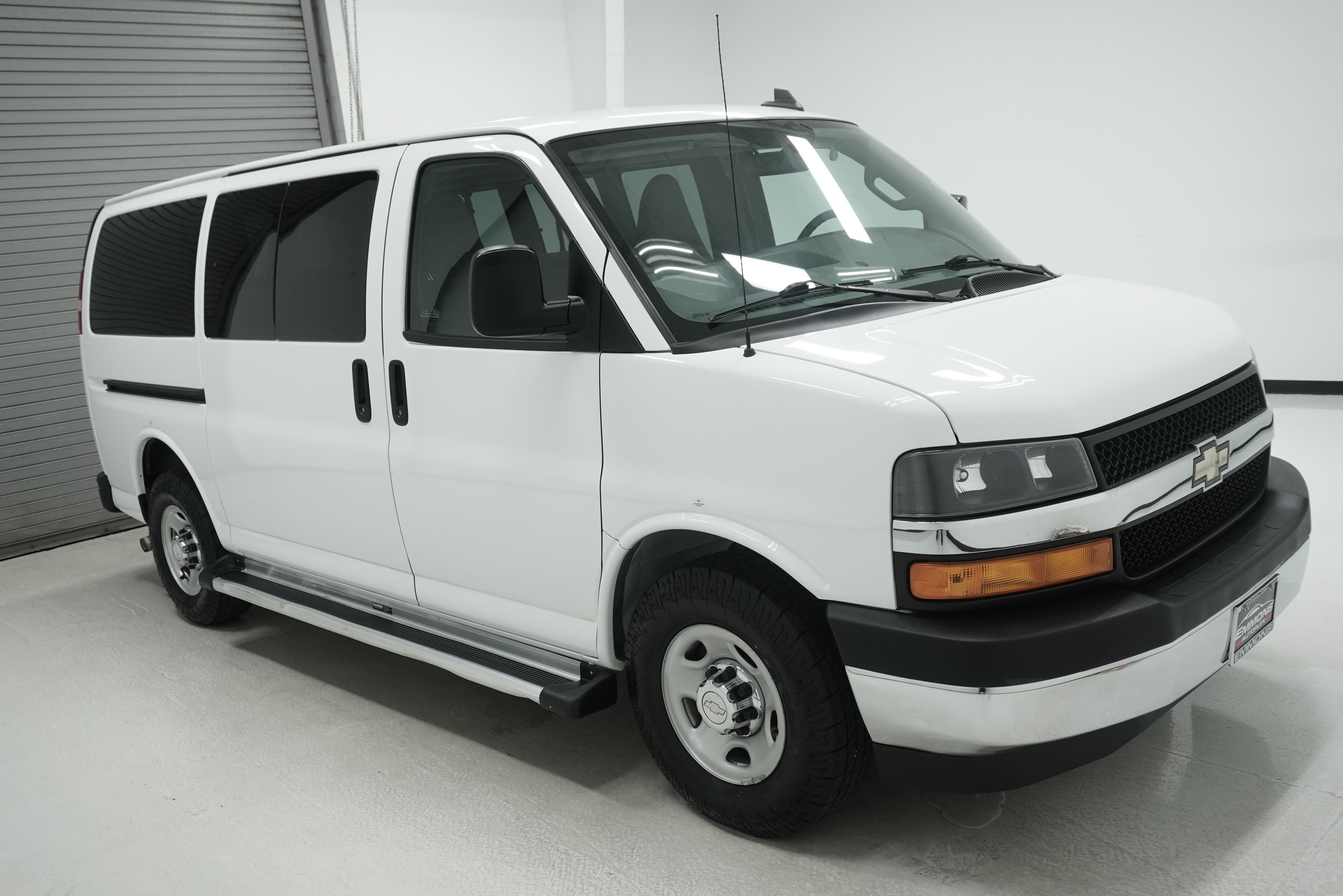 Used 2017 Chevrolet Express 2500 LT w/ LT Preferred Equipment Group RWD image 2
