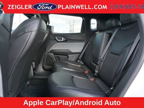 Used 2025 Jeep Compass Latitude AWD/4WD image 11