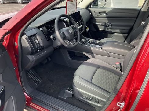 New 2026 Nissan Pathfinder SV image 10