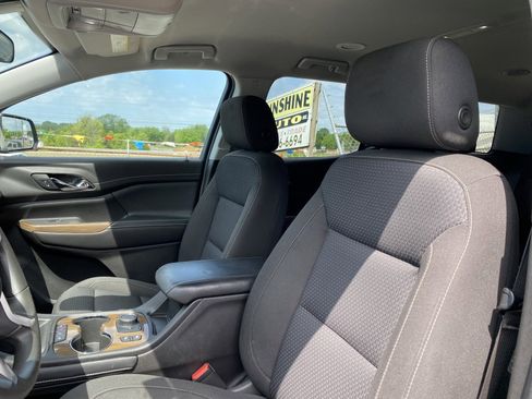 Used 2023 GMC Acadia SLE w/ Driver Convenience Package image 11