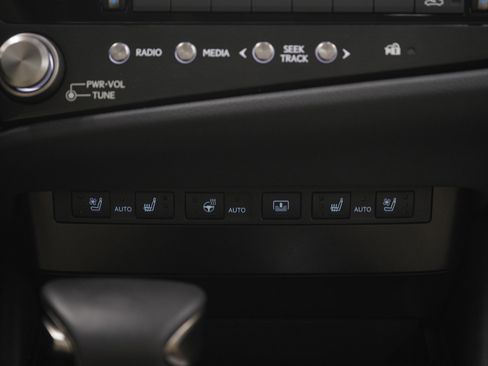 Used 2025 Lexus ES 350 w/ Luxury Package FWD image 17