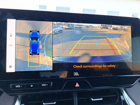 Used 2023 Toyota Venza Limited image 26