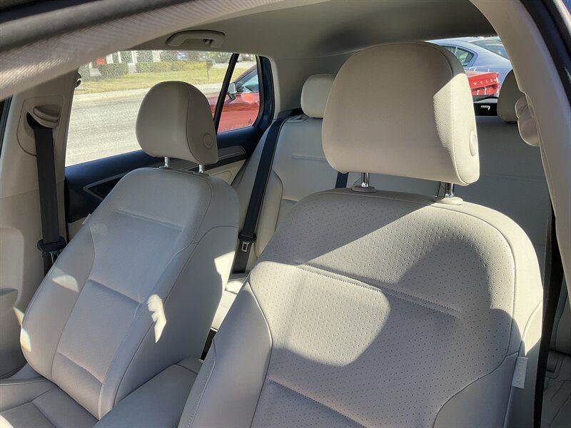 Used 2015 Volkswagen Golf SE FWD image 21