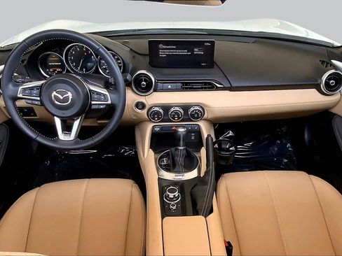 Used 2025 MAZDA MX-5 Miata RF Grand Touring RWD image 16