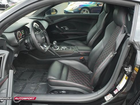 Used 2017 Audi R8 V10 w/ Carbon Exterior Package AWD/4WD image 18