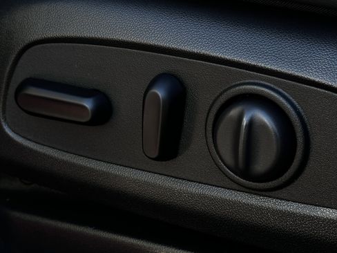 Used 2024 Buick Encore GX Avenir image 17