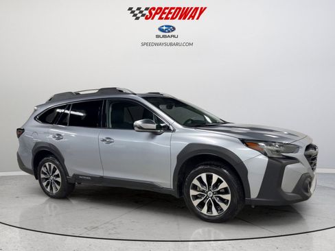 Certified 2025 Subaru Outback Touring XT w/ Popular Package #2 AWD/4WD image 3