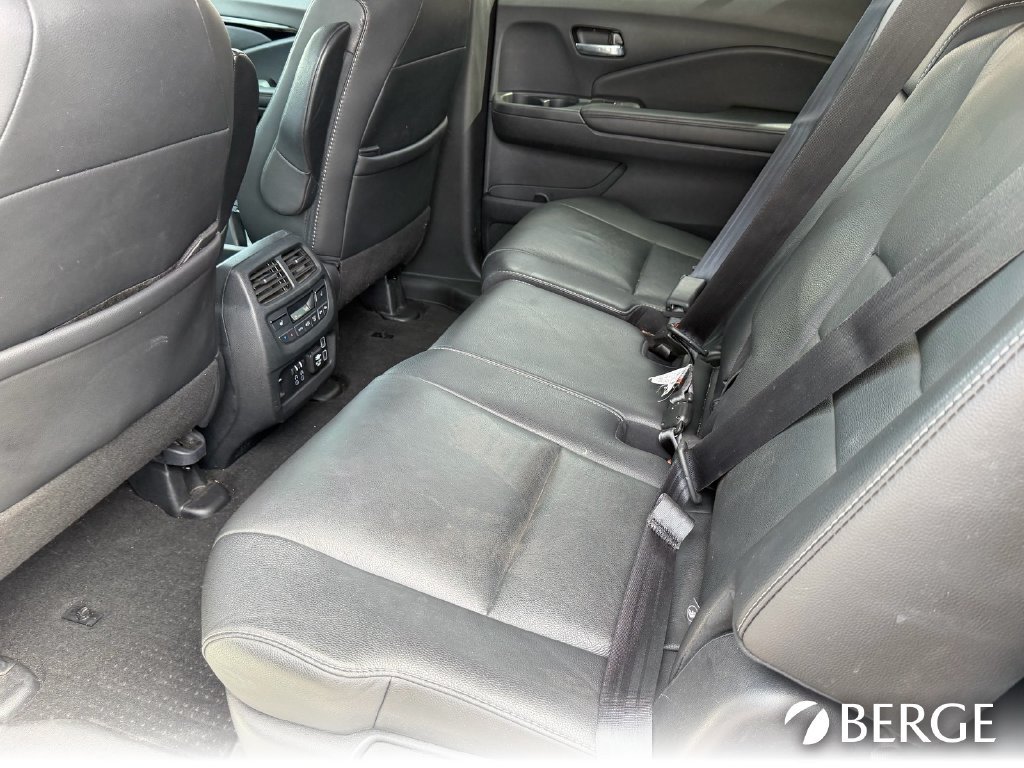 Used 2022 Honda Pilot Touring image 19