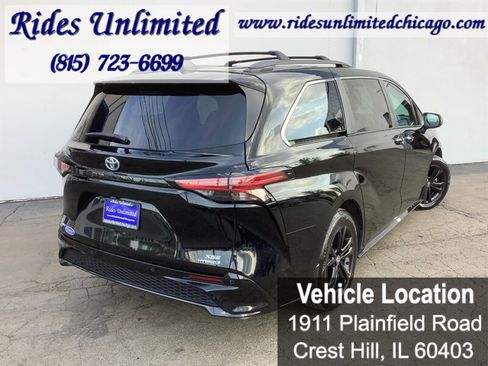 Used 2024 Toyota Sienna XSE w/ XSE Plus Package AWD/4WD image 6