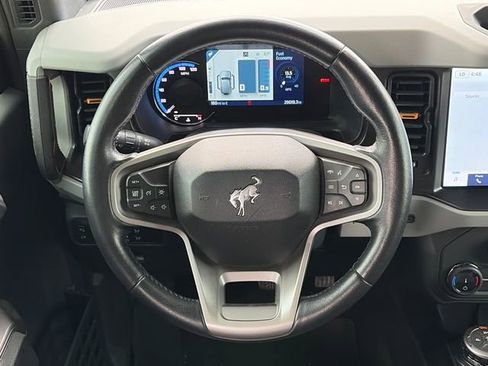 Used 2022 Ford Bronco Badlands image 15